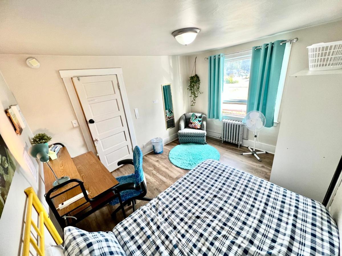 Seattle Airport Cozy Stay: Shared Comfort, Prime Location Exterior photo